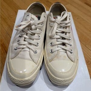 Converse Chuck Taylor High Top in Cream and Red